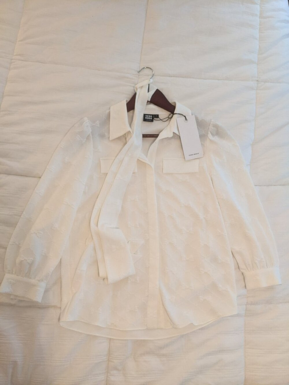 Vero Moda Embroidered Bow Blouse | NWT | Shanghai Exclusive | Size S - Picture 3 of 5